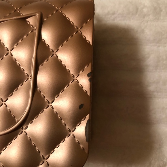 INSPIRED RUBBER HANDBAG - Picture 4 of 4